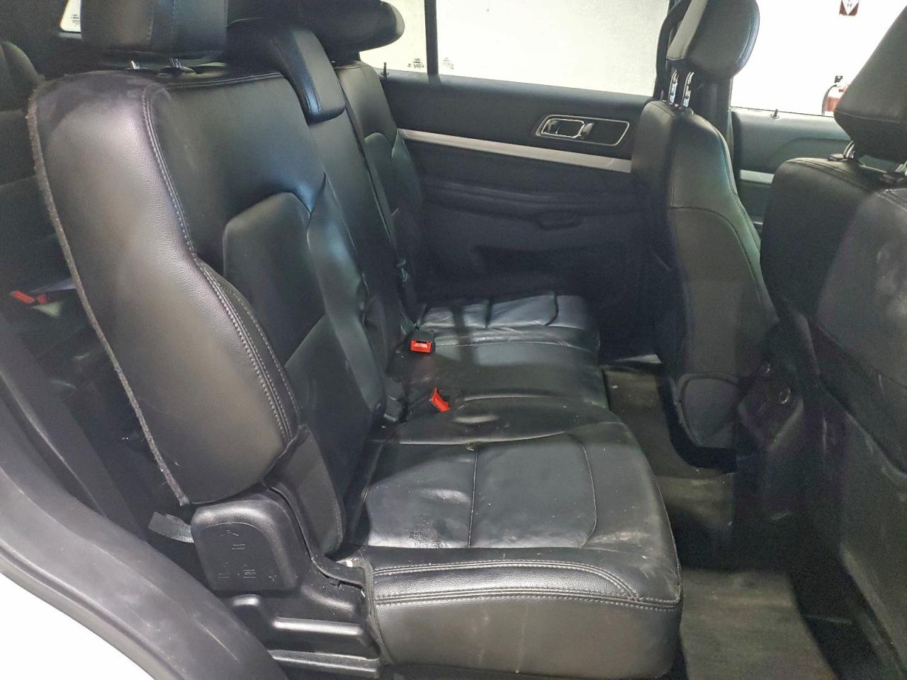2016 FORD EXPLORER XLT photo 21