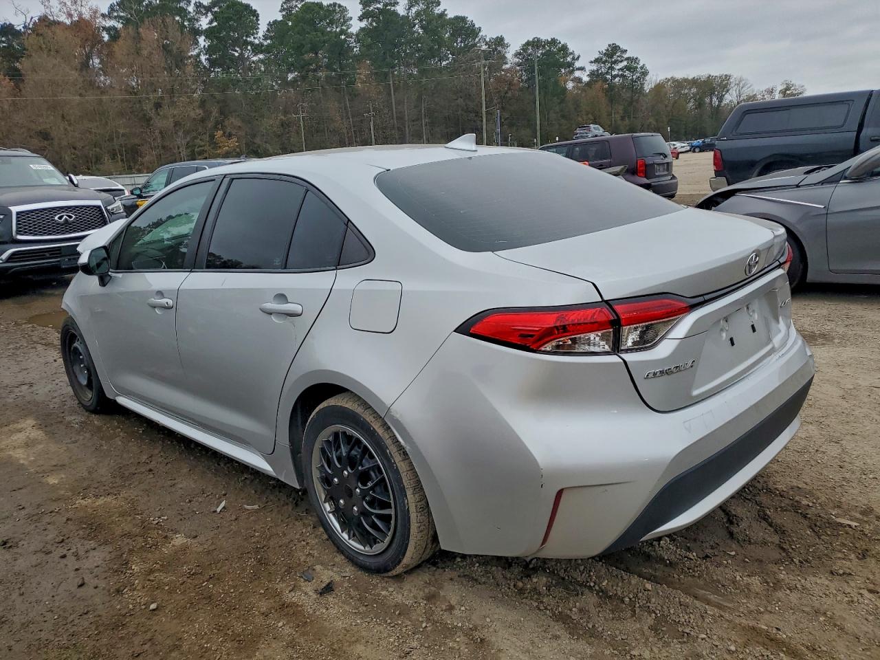 2021 TOYOTA COROLLA LE photo 2