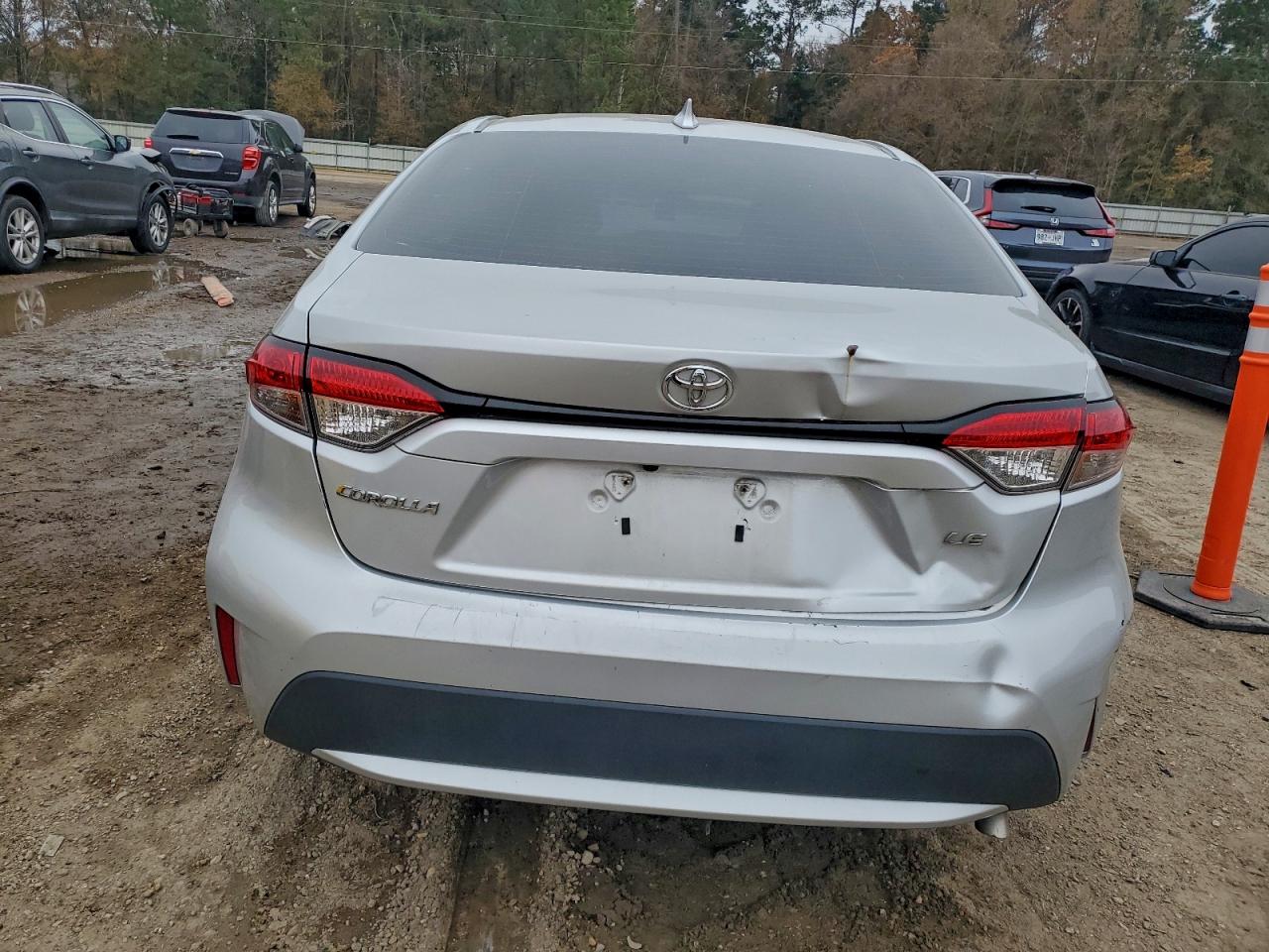 2021 TOYOTA COROLLA LE photo 6