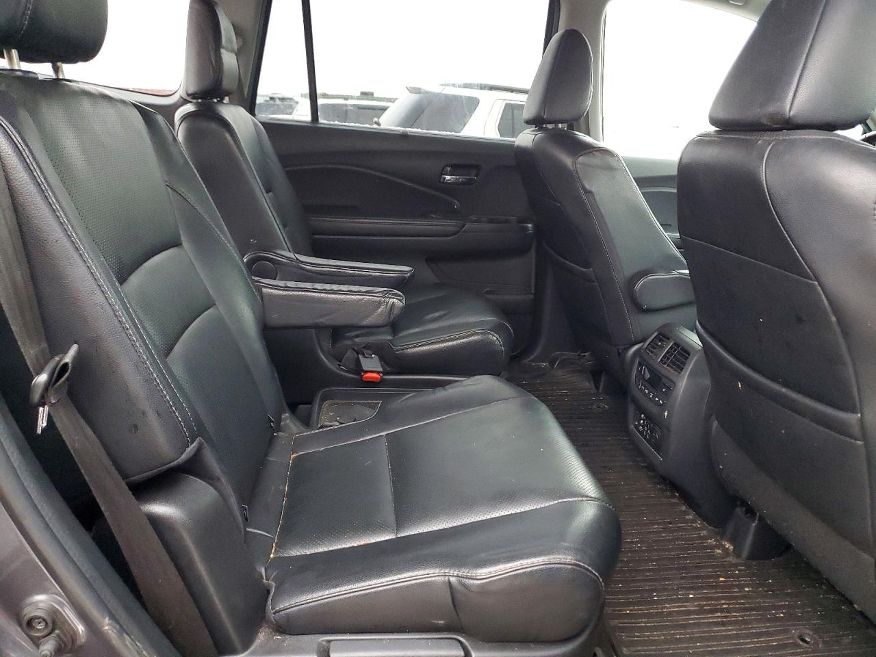 2016 HONDA PILOT ELITE photo 19