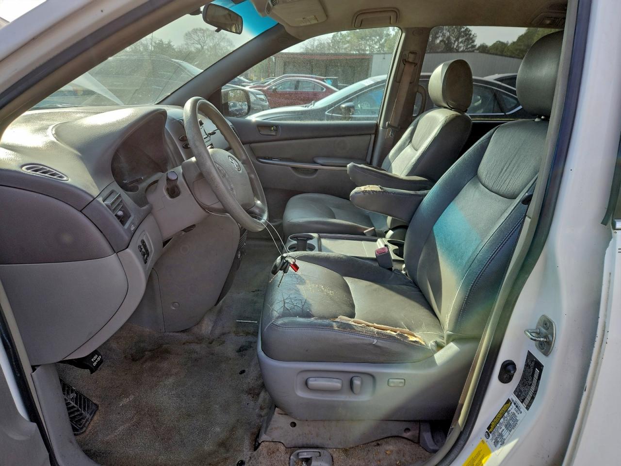 2006 TOYOTA SIENNA CE photo 25