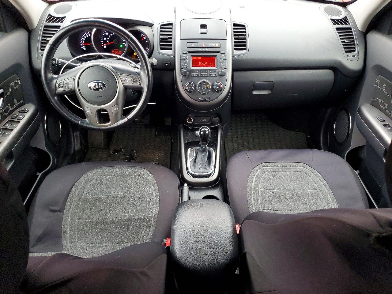2013 KIA SOUL + photo 15