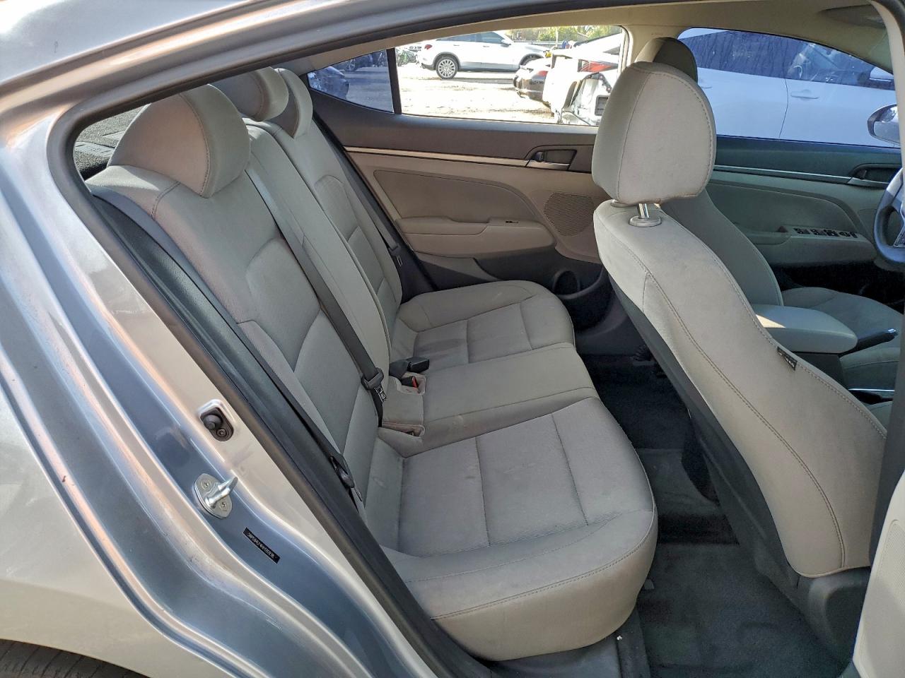 2017 HYUNDAI ELANTRA SE photo 10