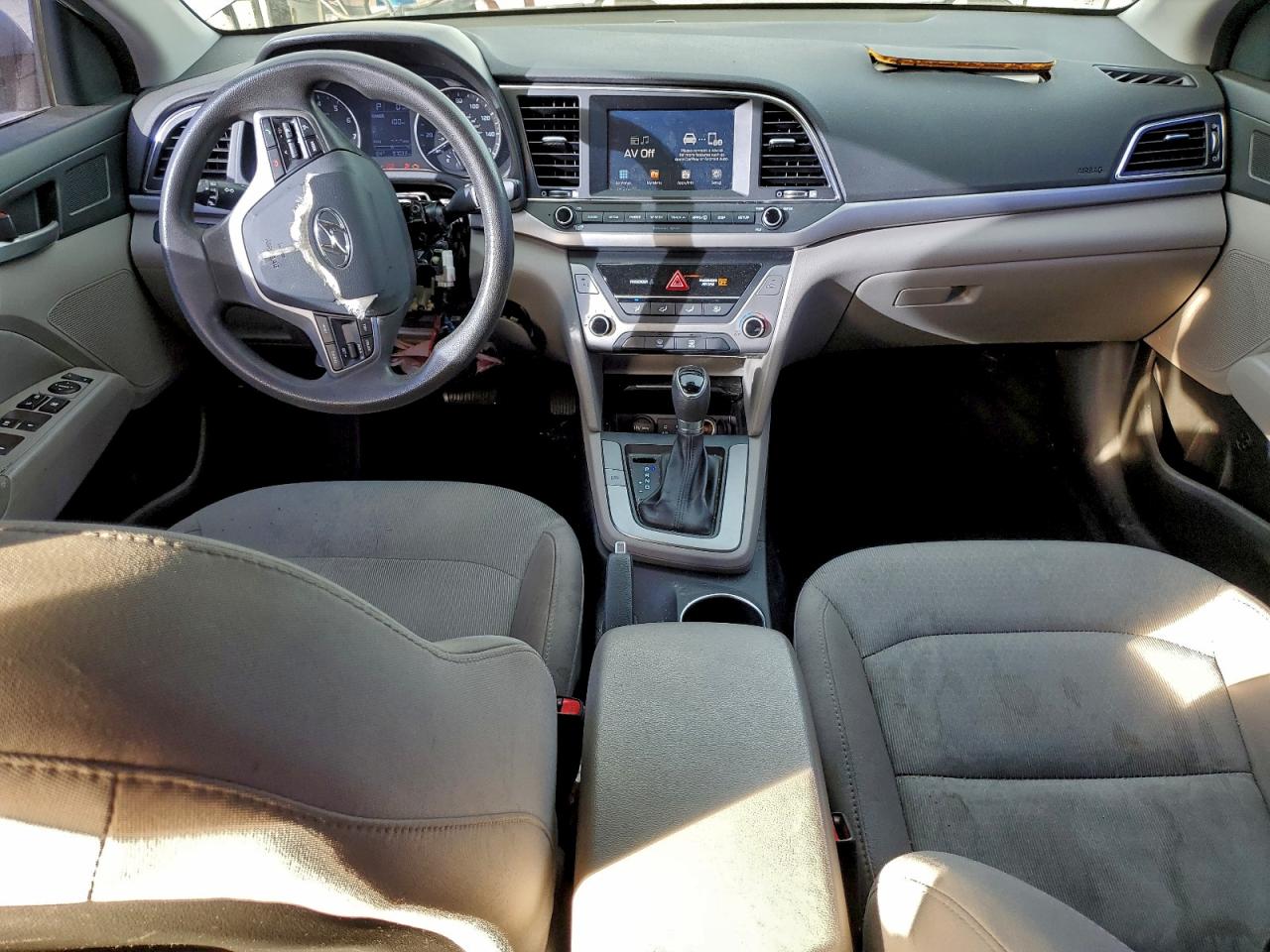 2017 HYUNDAI ELANTRA SE photo 8