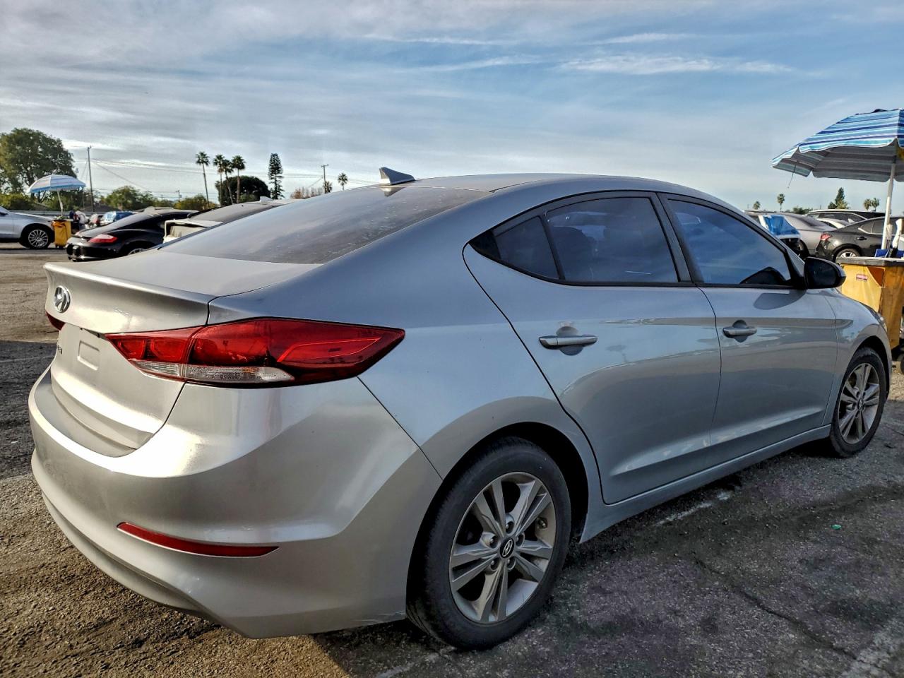 2017 HYUNDAI ELANTRA SE photo 3