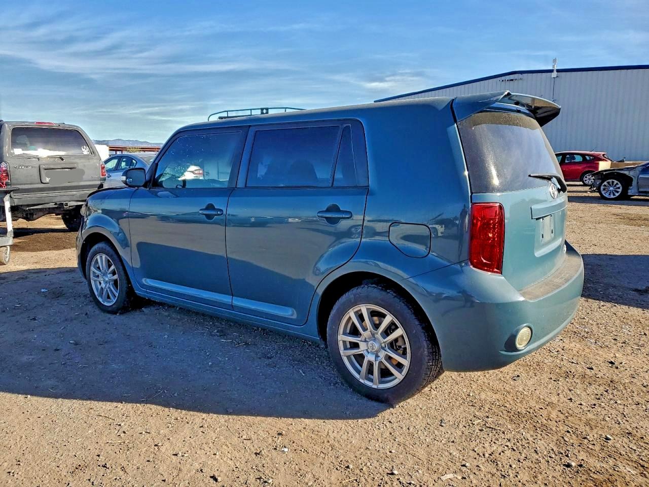 2009 TOYOTA SCION XB photo 2
