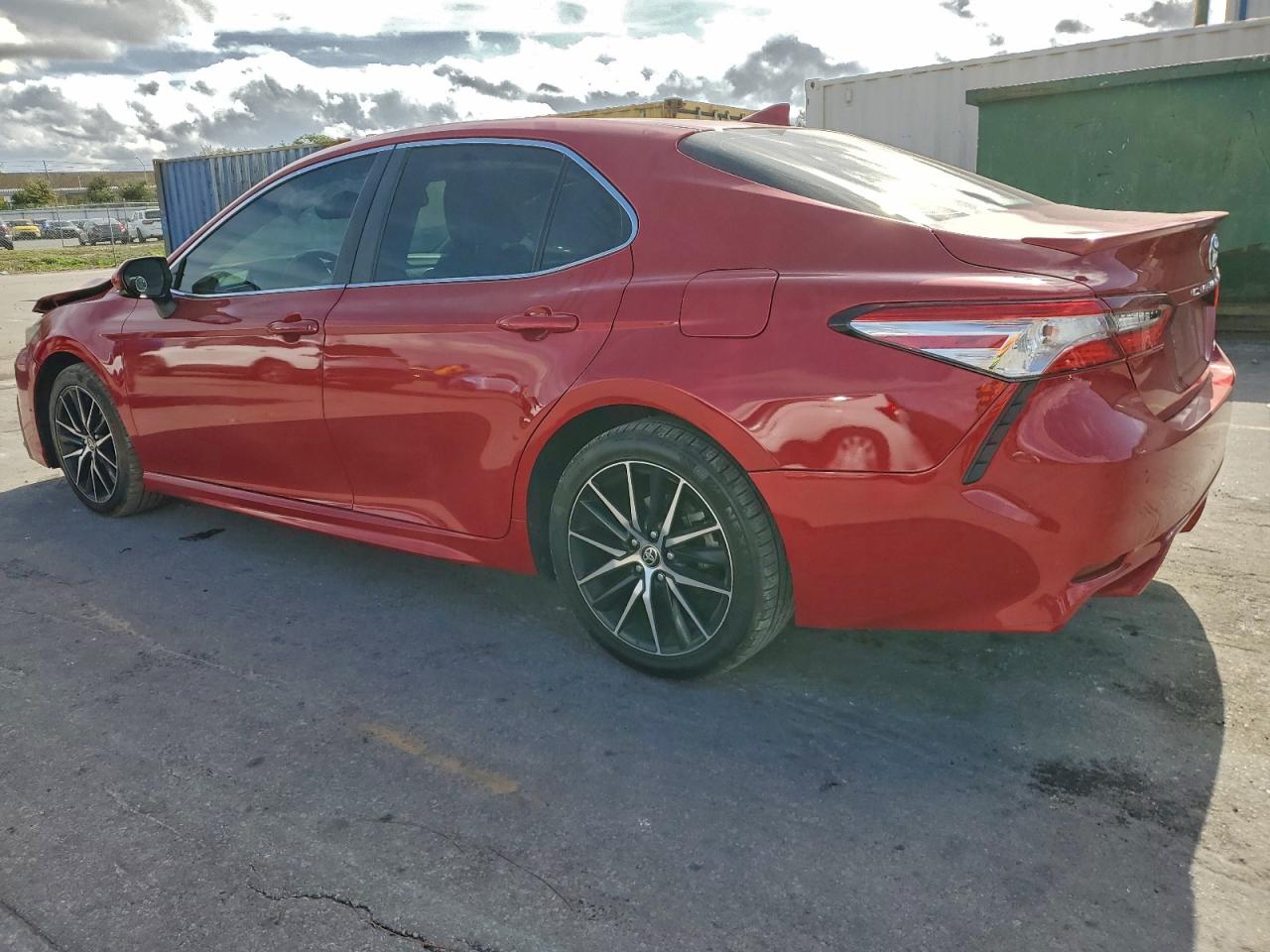 2021 TOYOTA CAMRY SE photo 2