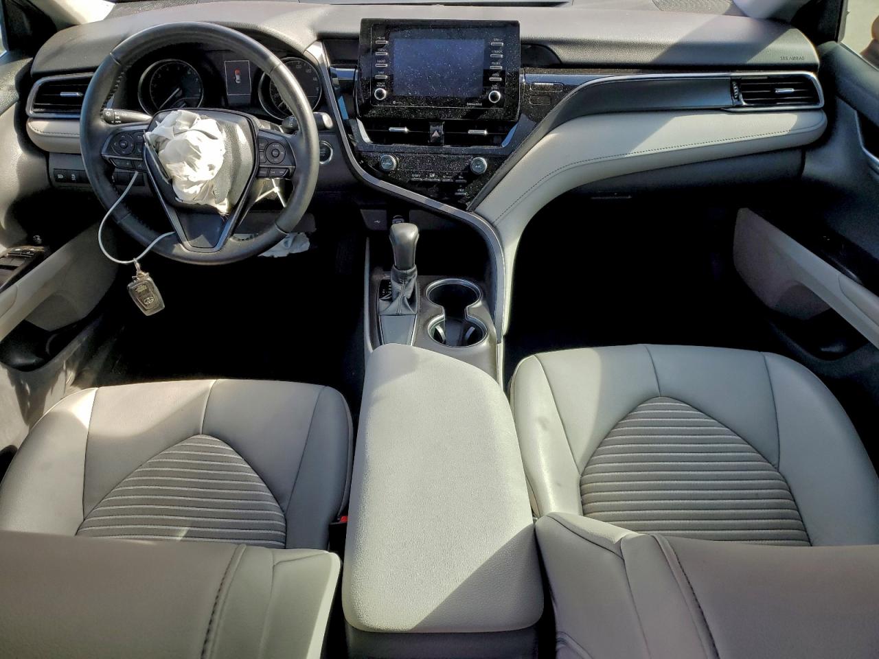 2021 TOYOTA CAMRY SE photo 8