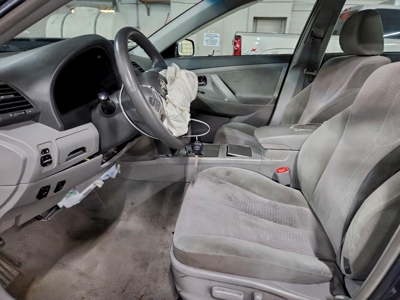 2011 TOYOTA CAMRY BASE photo 7