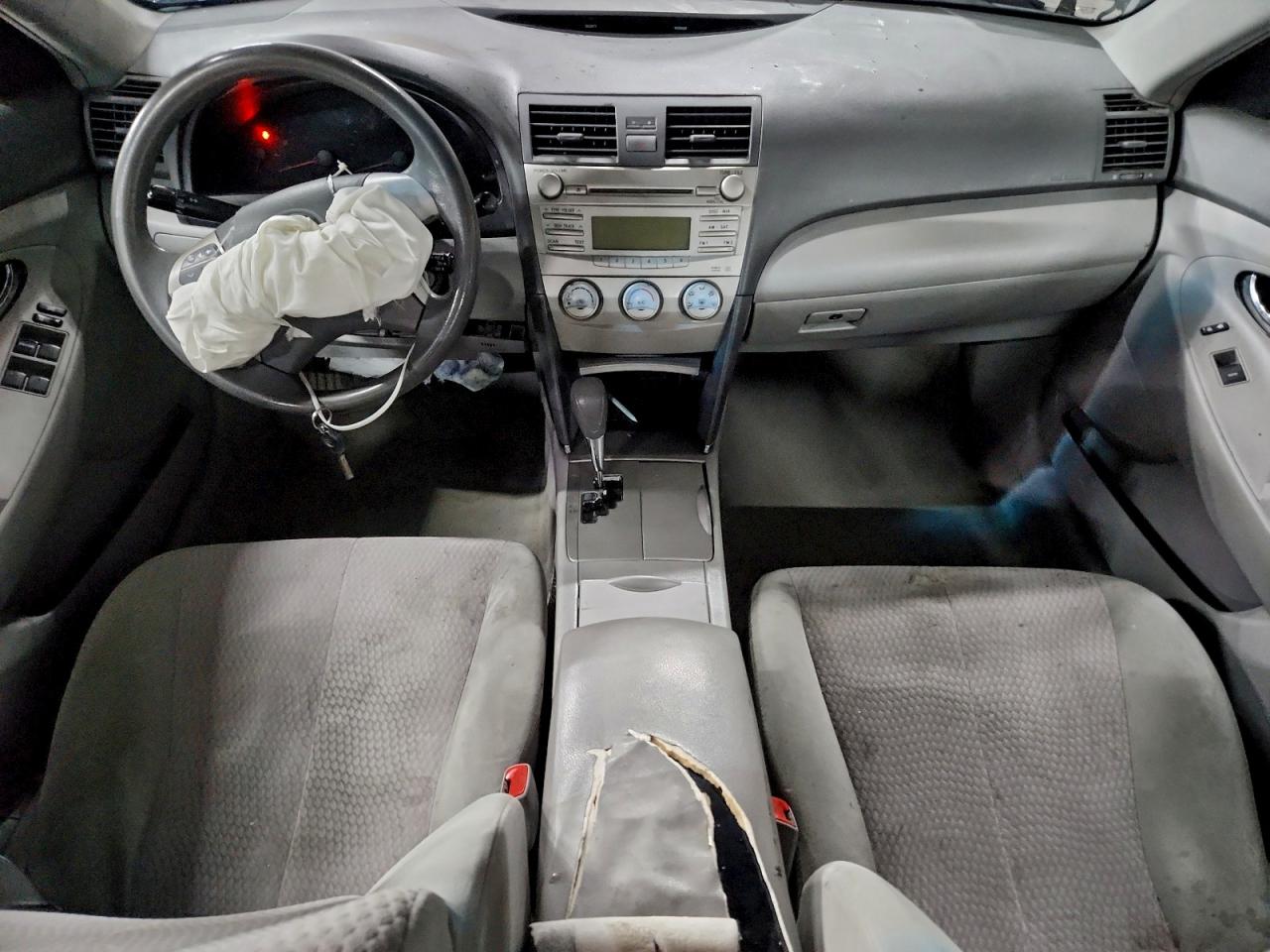 2011 TOYOTA CAMRY BASE photo 8