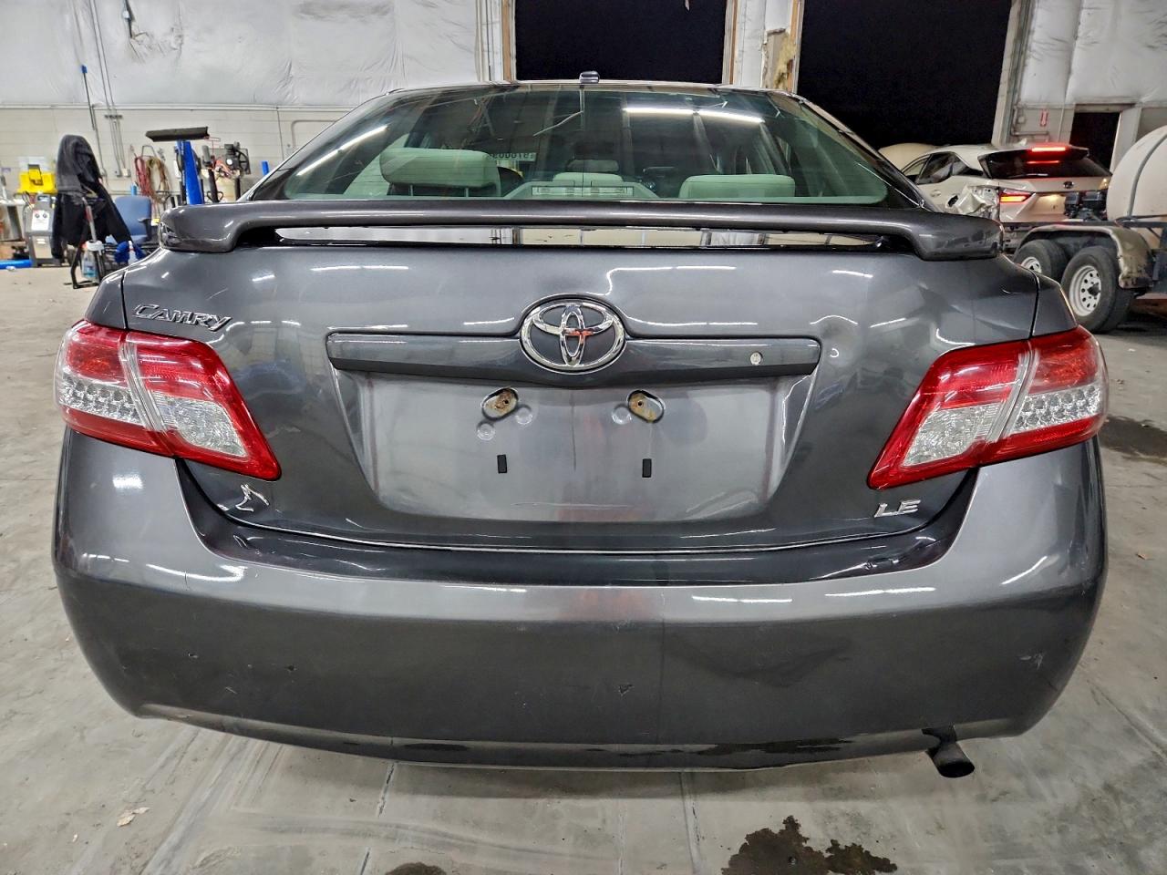 2011 TOYOTA CAMRY BASE photo 6
