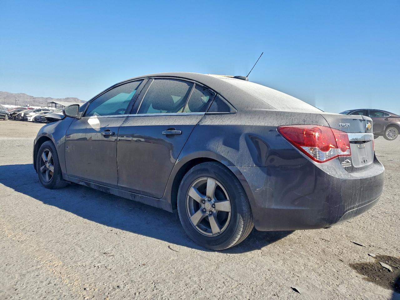 2015 CHEVROLET CRUZE LT photo 2