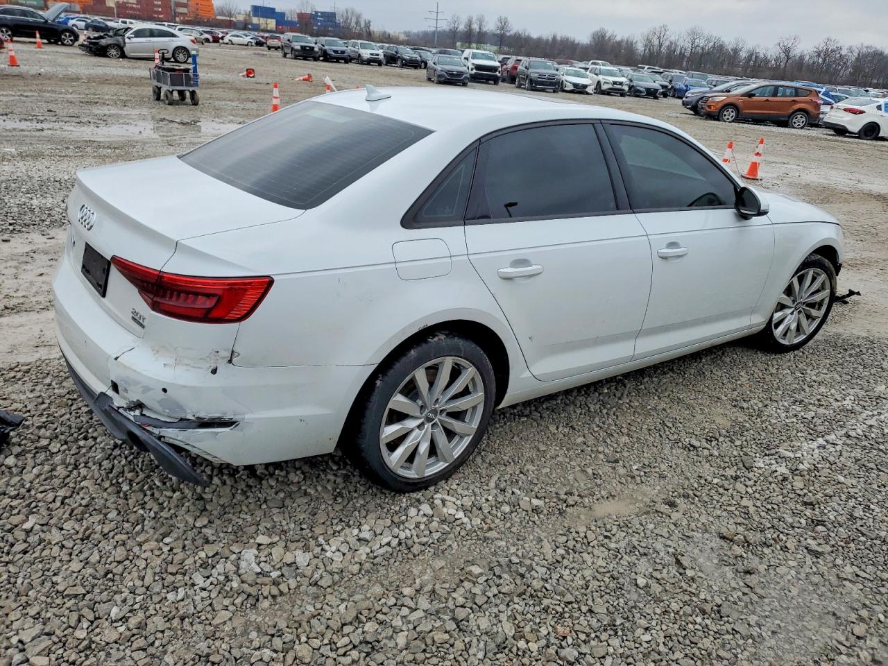 2017 AUDI A4 PREMIUM photo 3