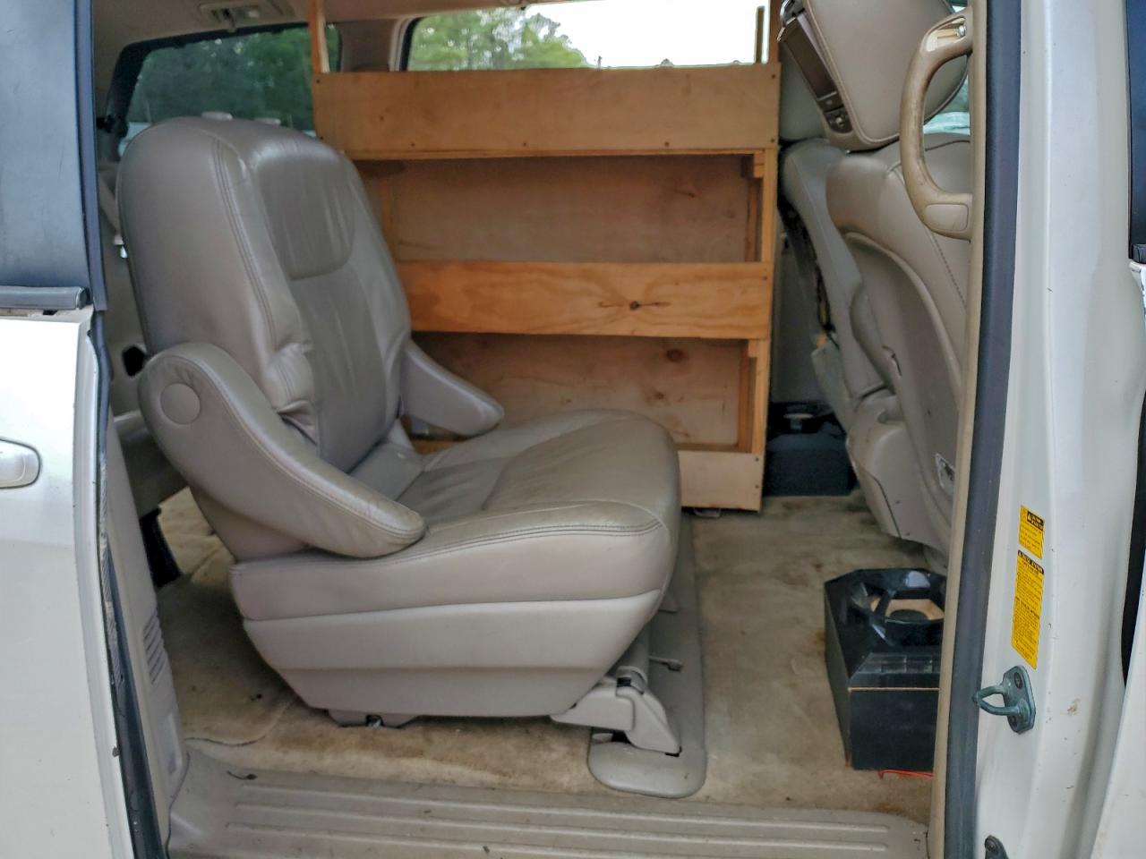 2006 TOYOTA SIENNA XLE photo 11