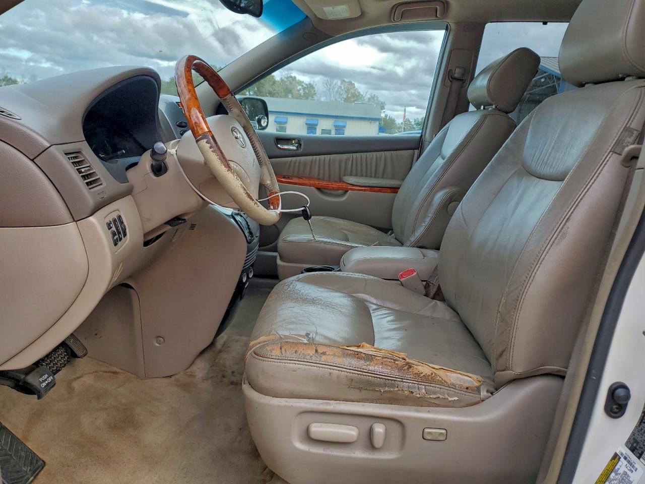 2006 TOYOTA SIENNA XLE photo 7
