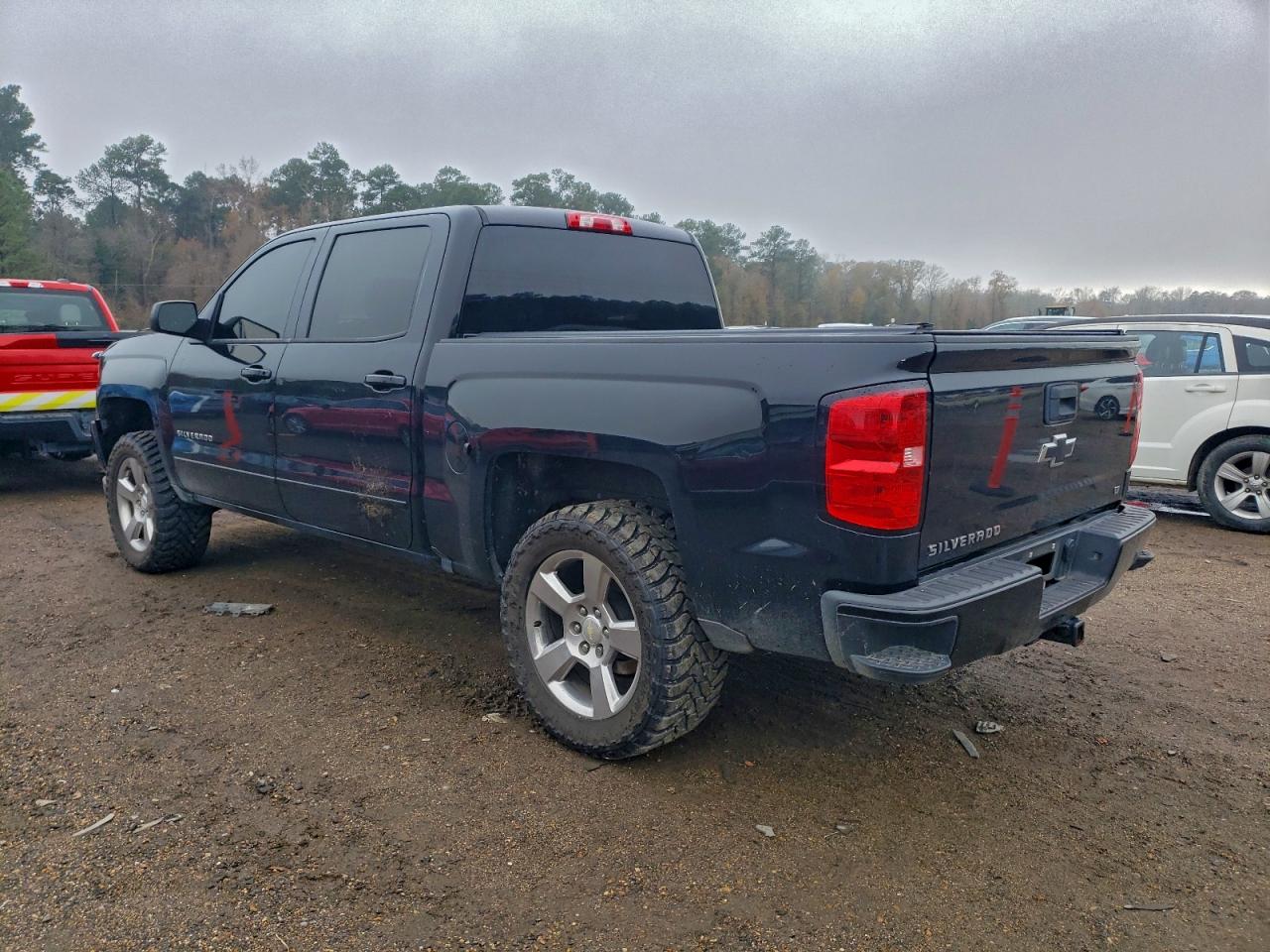 2018 CHEVROLET SILVERADO K1500 LT photo 2