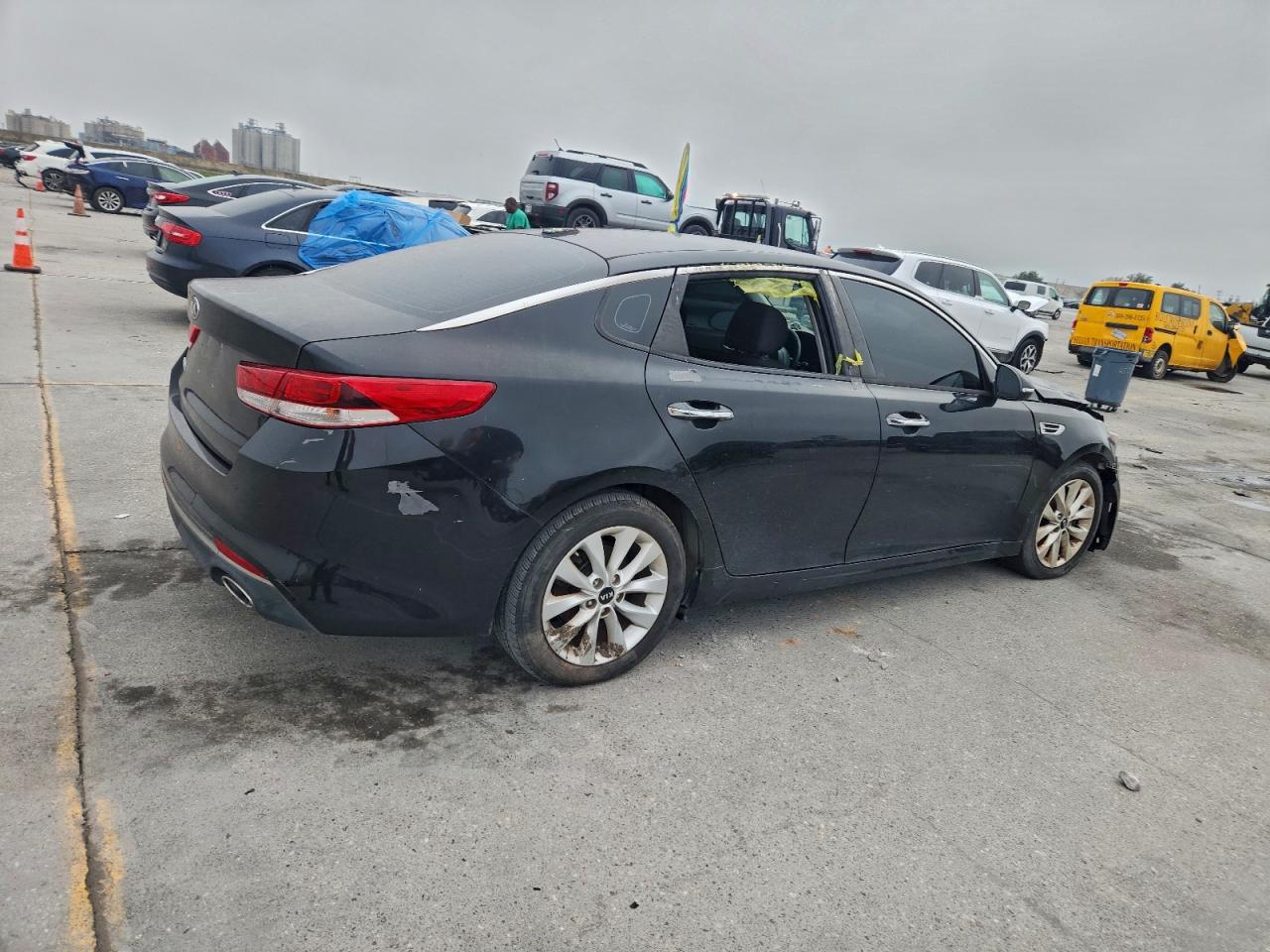 2016 KIA OPTIMA LX photo 3