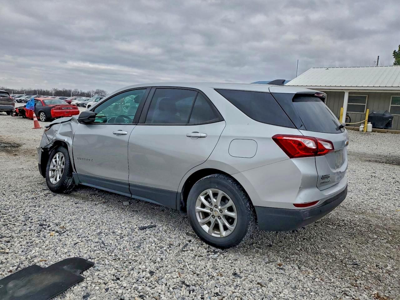2020 CHEVROLET EQUINOX LS photo 2