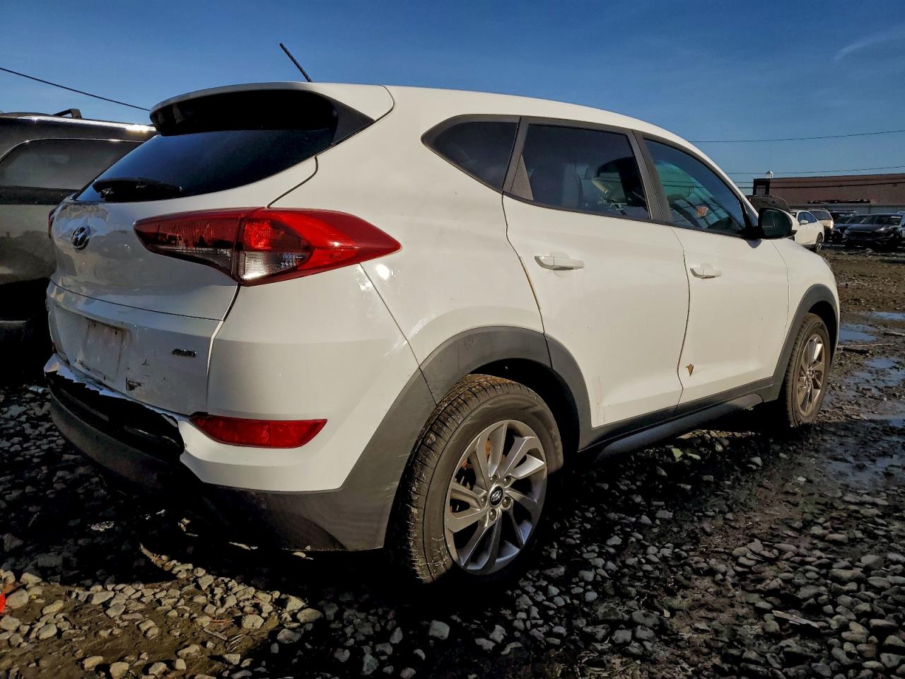 2018 HYUNDAI TUCSON SE photo 3
