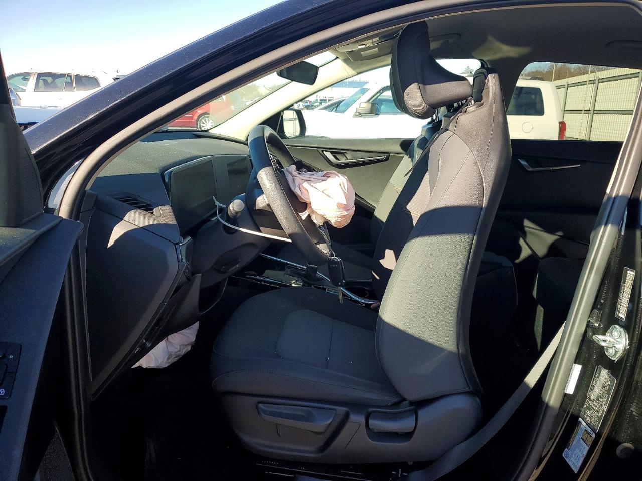 2023 KIA NIRO LX photo 13