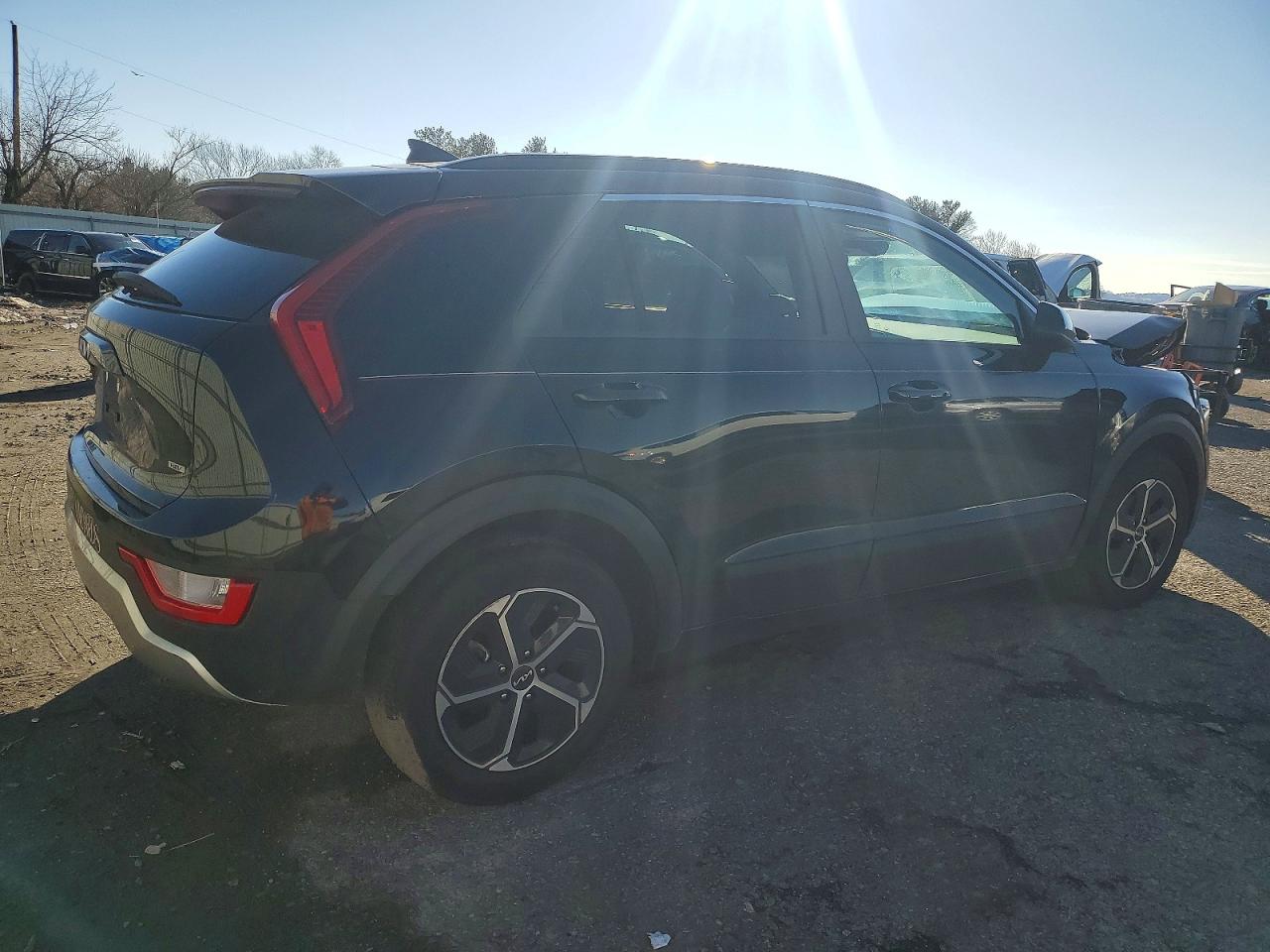 2023 KIA NIRO LX photo 5