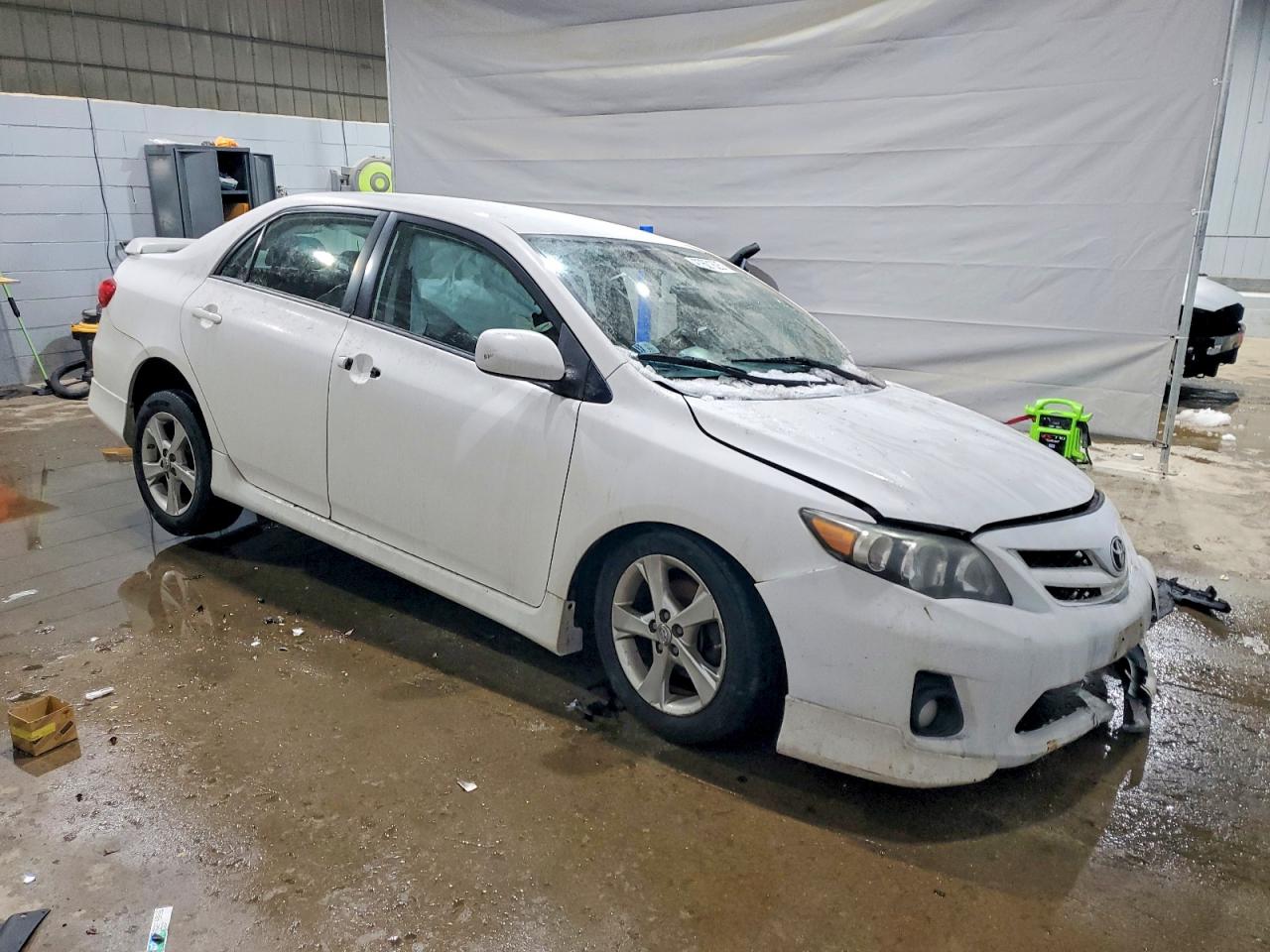 2013 TOYOTA COROLLA BASE photo 4