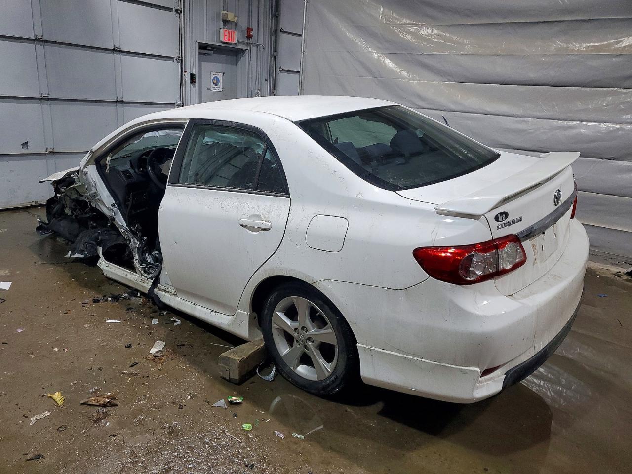 2013 TOYOTA COROLLA BASE photo 2