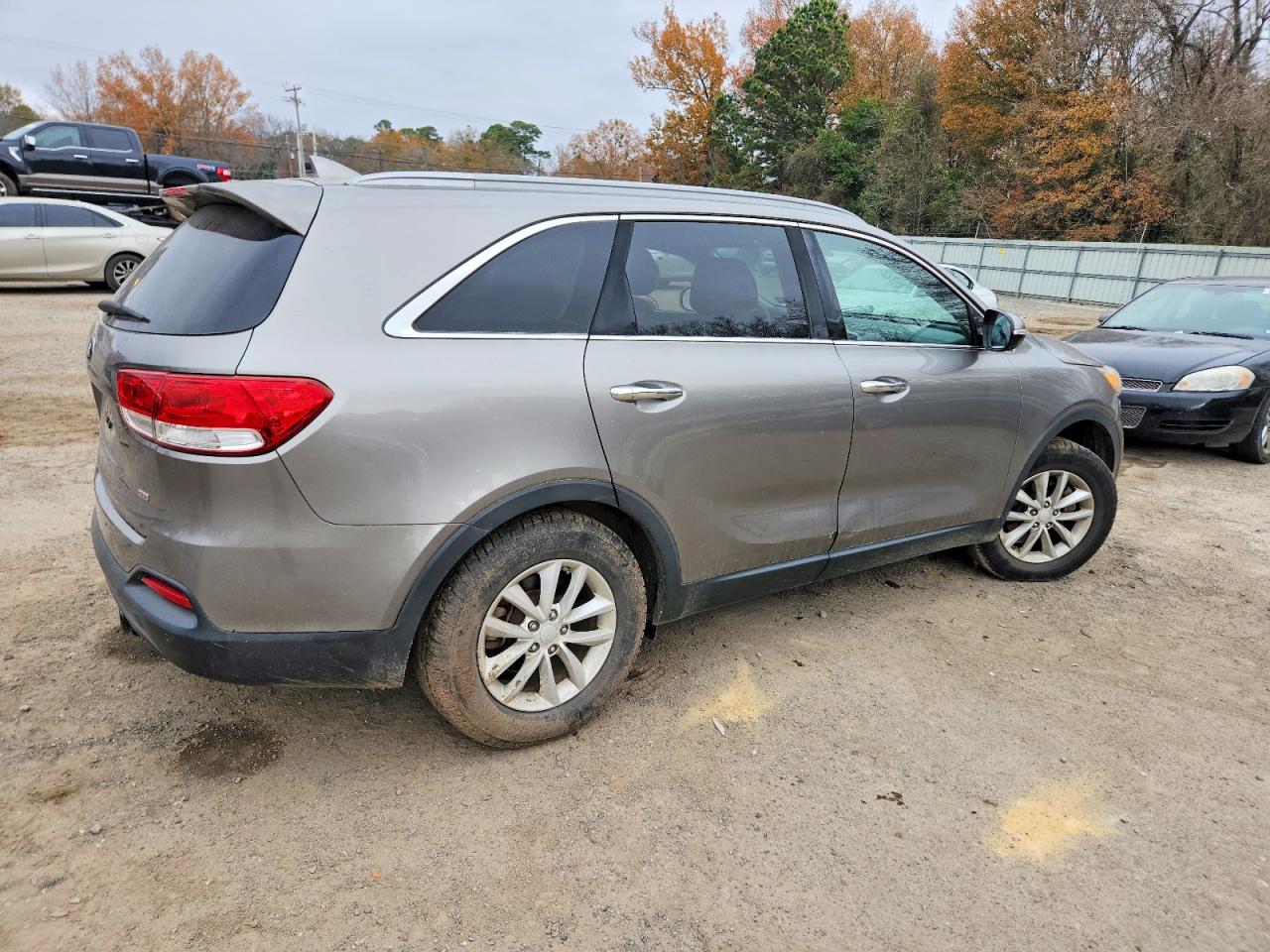 2016 KIA SORENTO LX photo 3