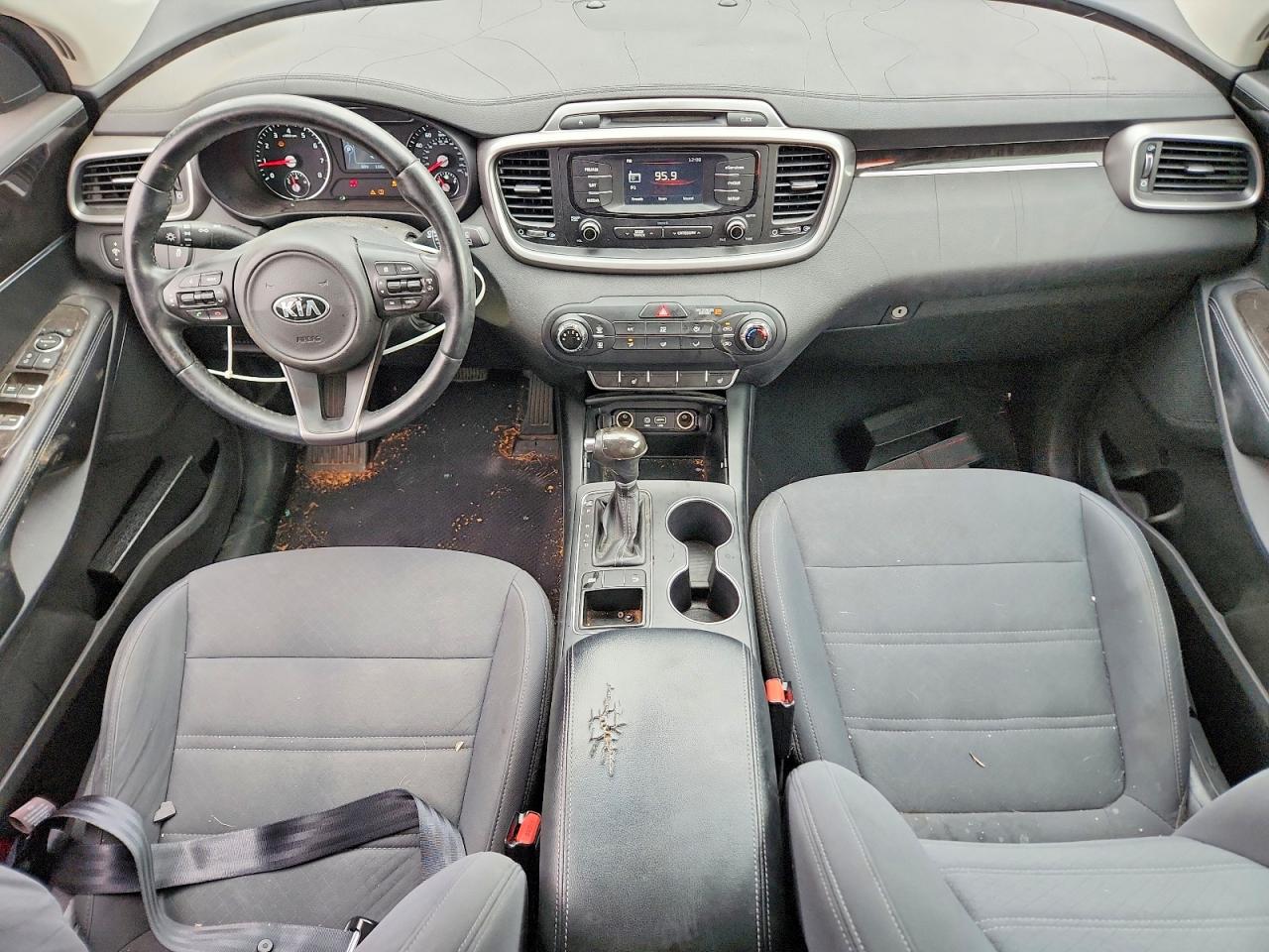 2016 KIA SORENTO LX photo 8