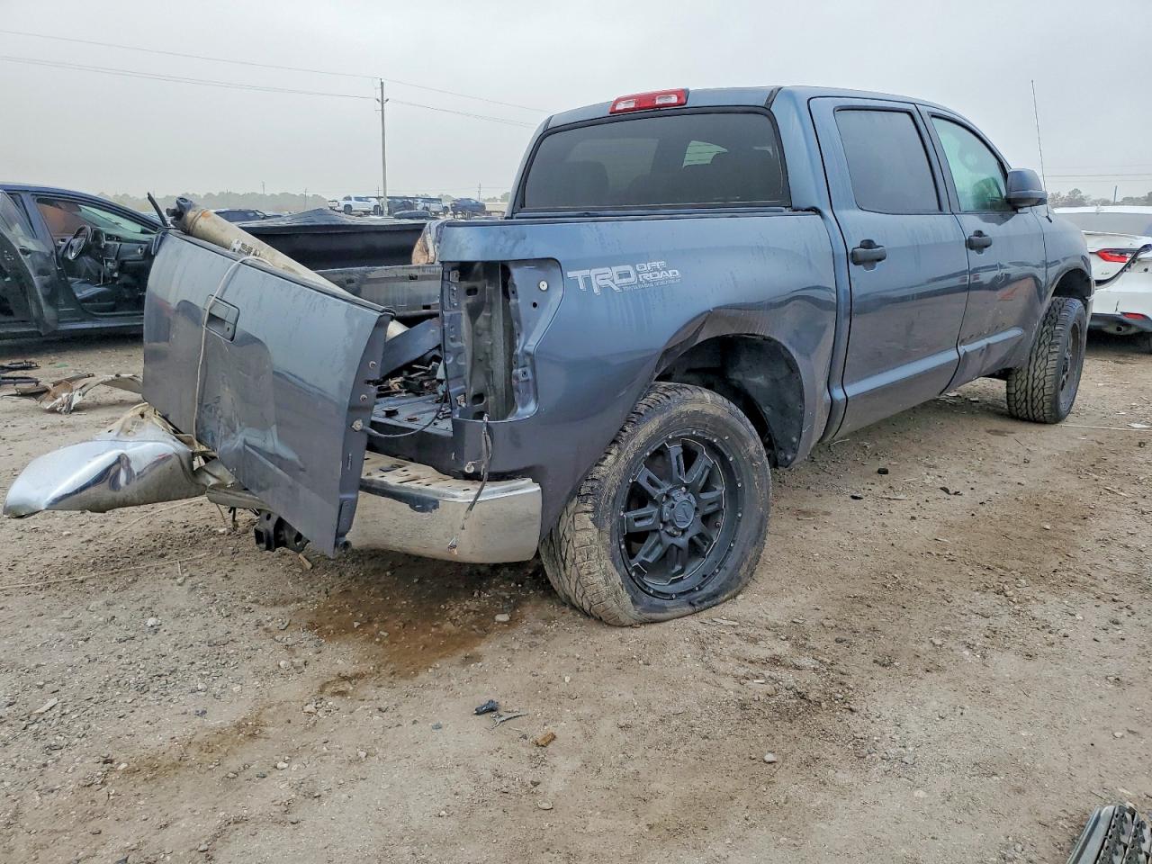 2008 TOYOTA TUNDRA CREWMAX photo 3