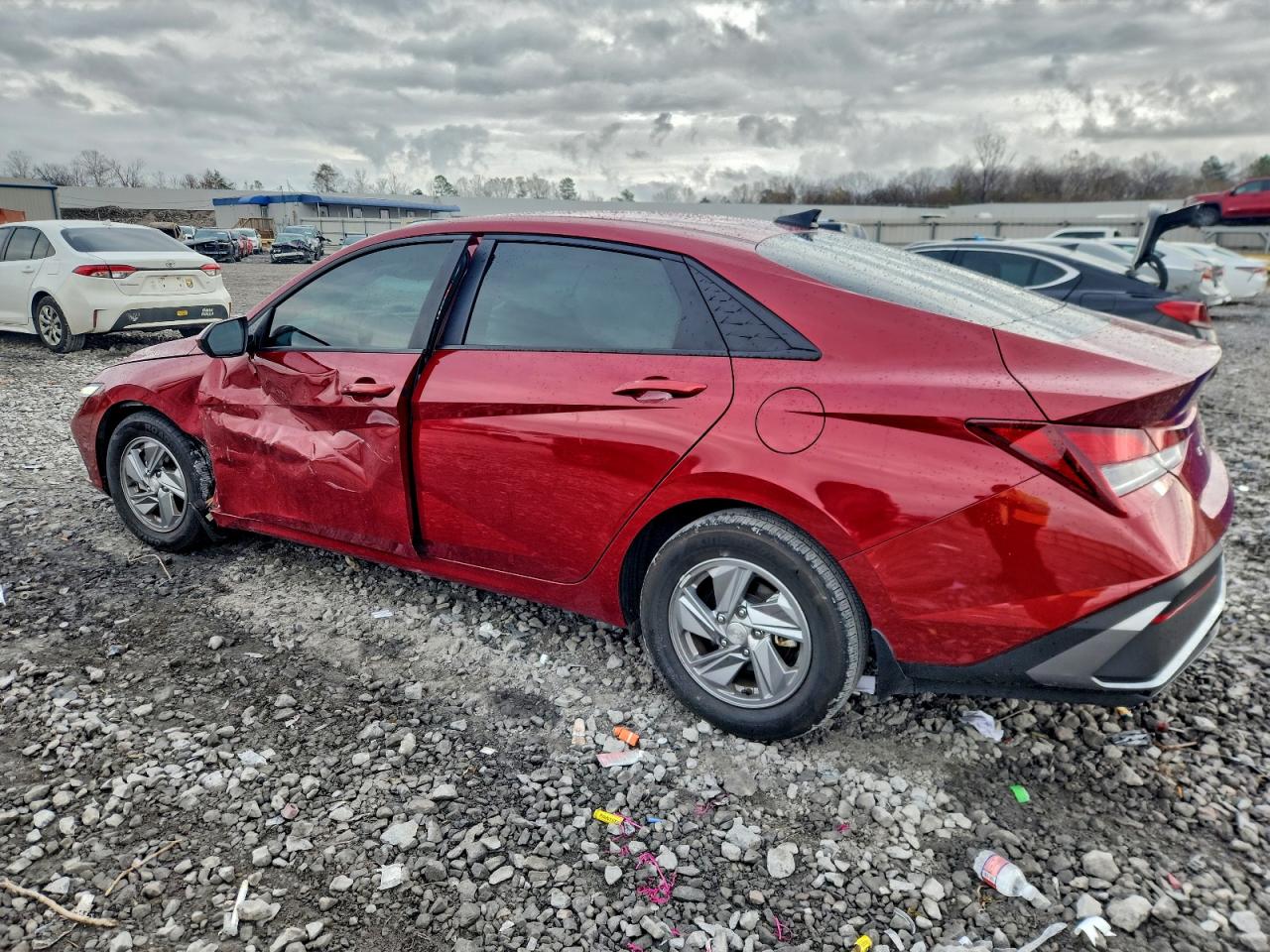 2024 HYUNDAI ELANTRA SE photo 3