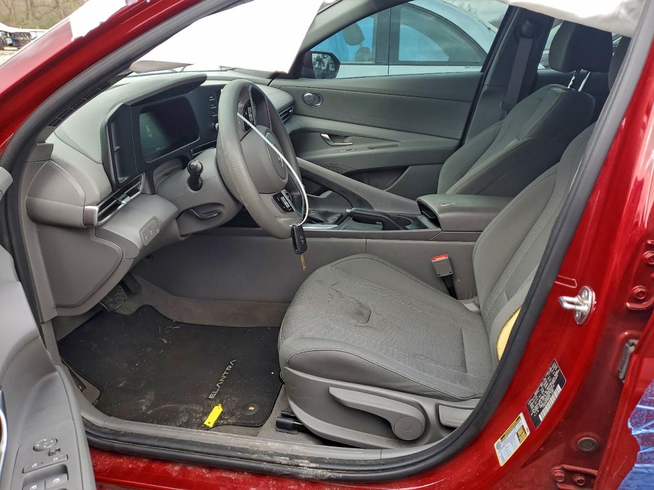 2024 HYUNDAI ELANTRA SE photo 13