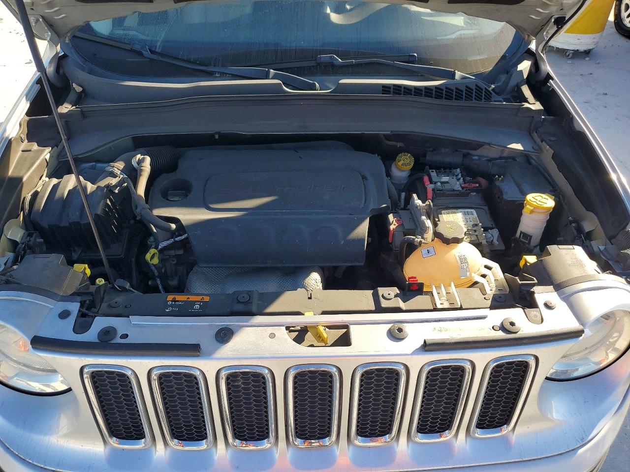 2015 JEEP RENEGADE LIMITED photo 11