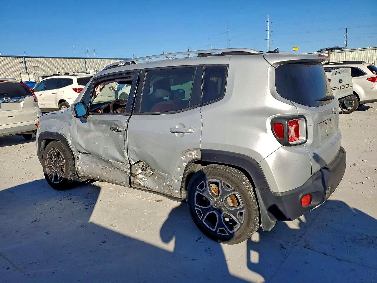 2015 JEEP RENEGADE LIMITED photo 2