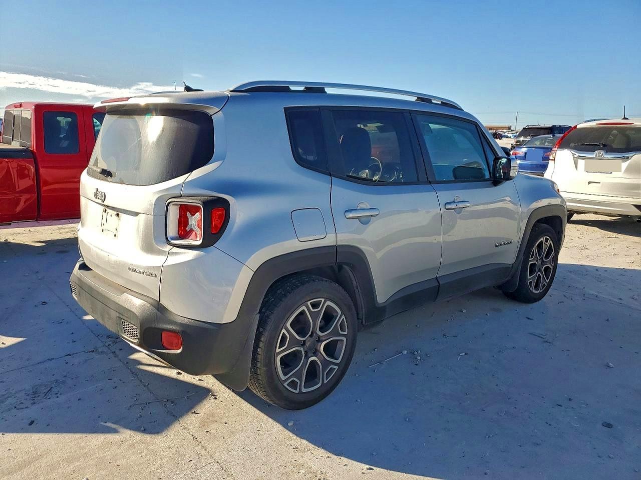 2015 JEEP RENEGADE LIMITED photo 3