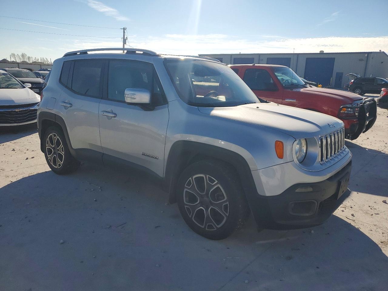 2015 JEEP RENEGADE LIMITED photo 4