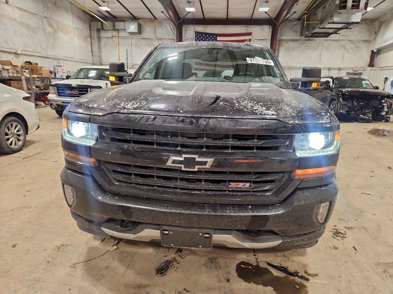 2017 CHEVROLET SILVERADO K1500 LT photo 5
