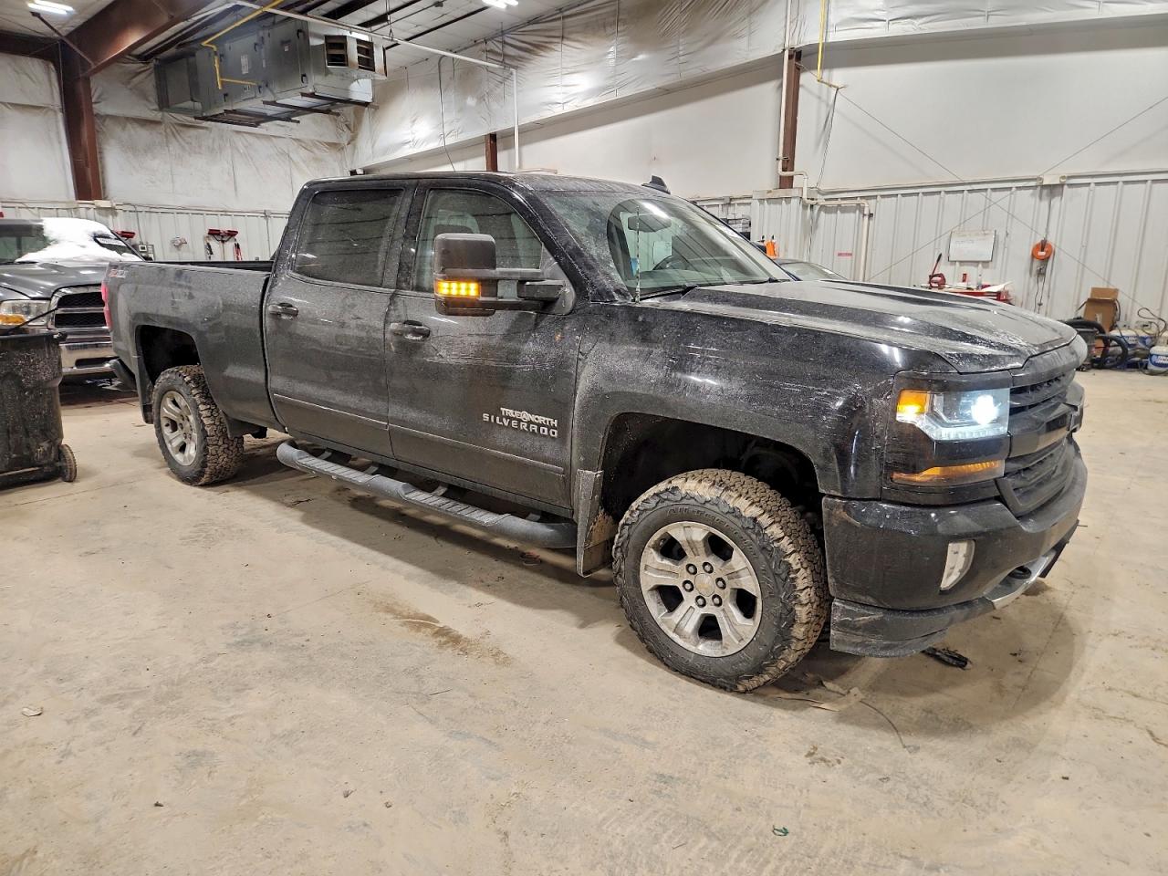 2017 CHEVROLET SILVERADO K1500 LT photo 4