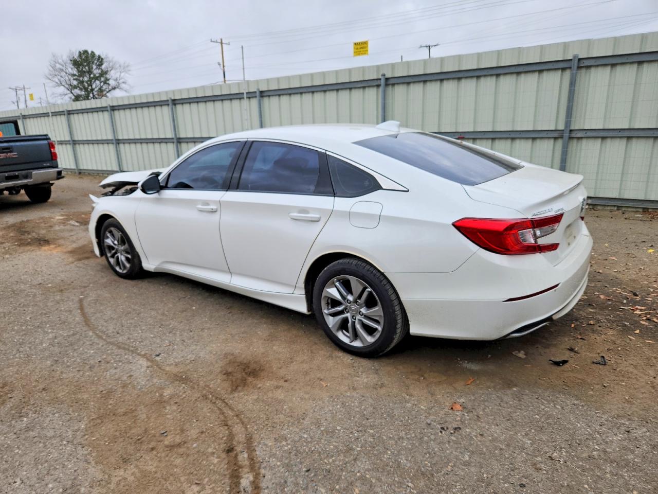 2018 HONDA ACCORD LX photo 4