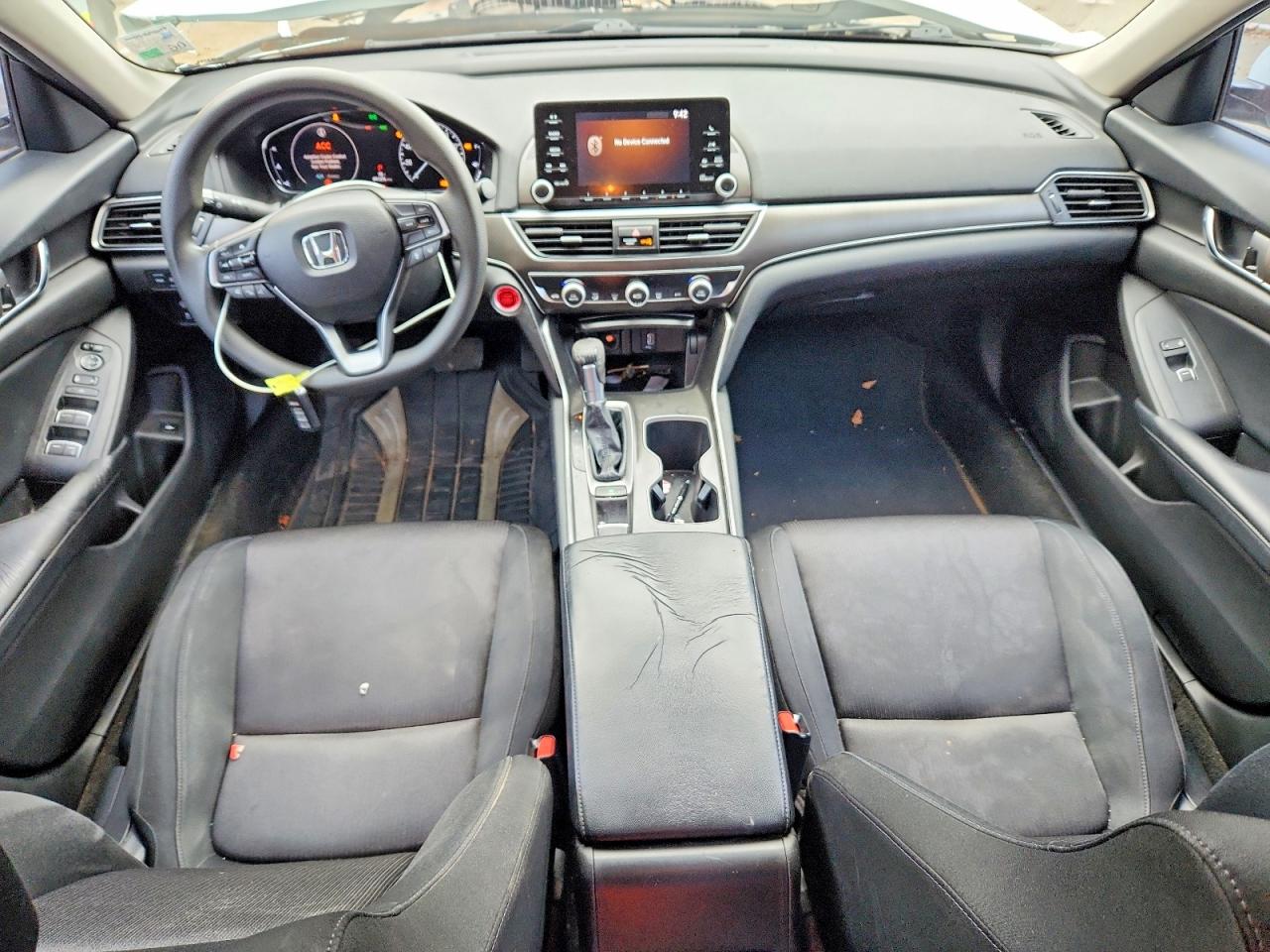 2018 HONDA ACCORD LX photo 22