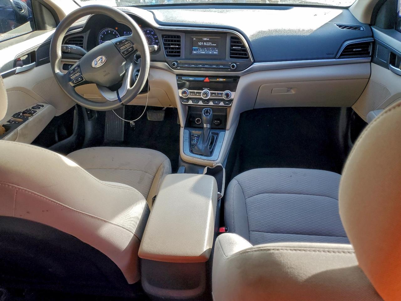 2020 HYUNDAI ELANTRA SE photo 8