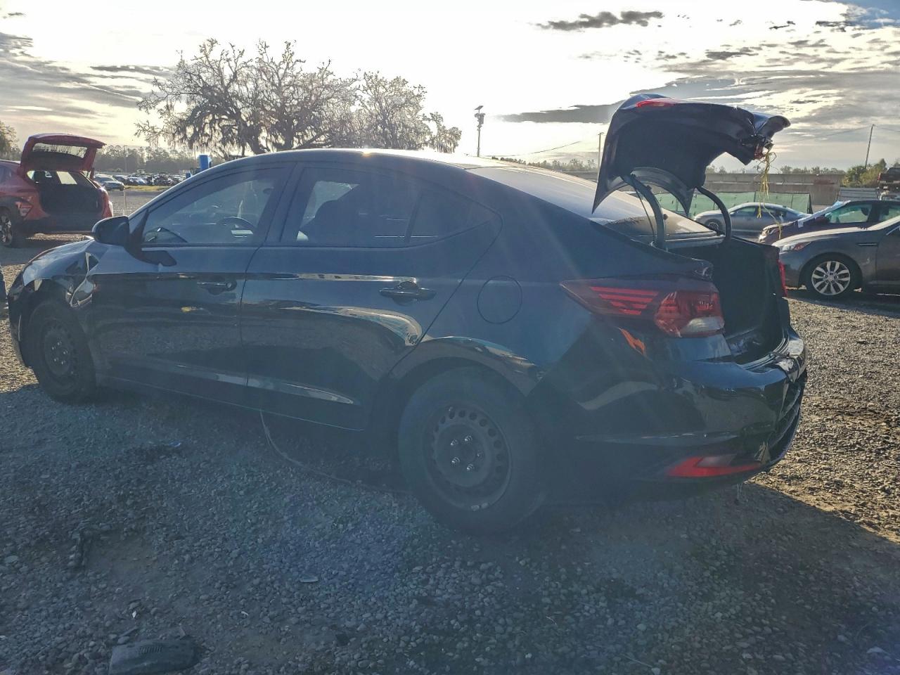2020 HYUNDAI ELANTRA SE photo 2