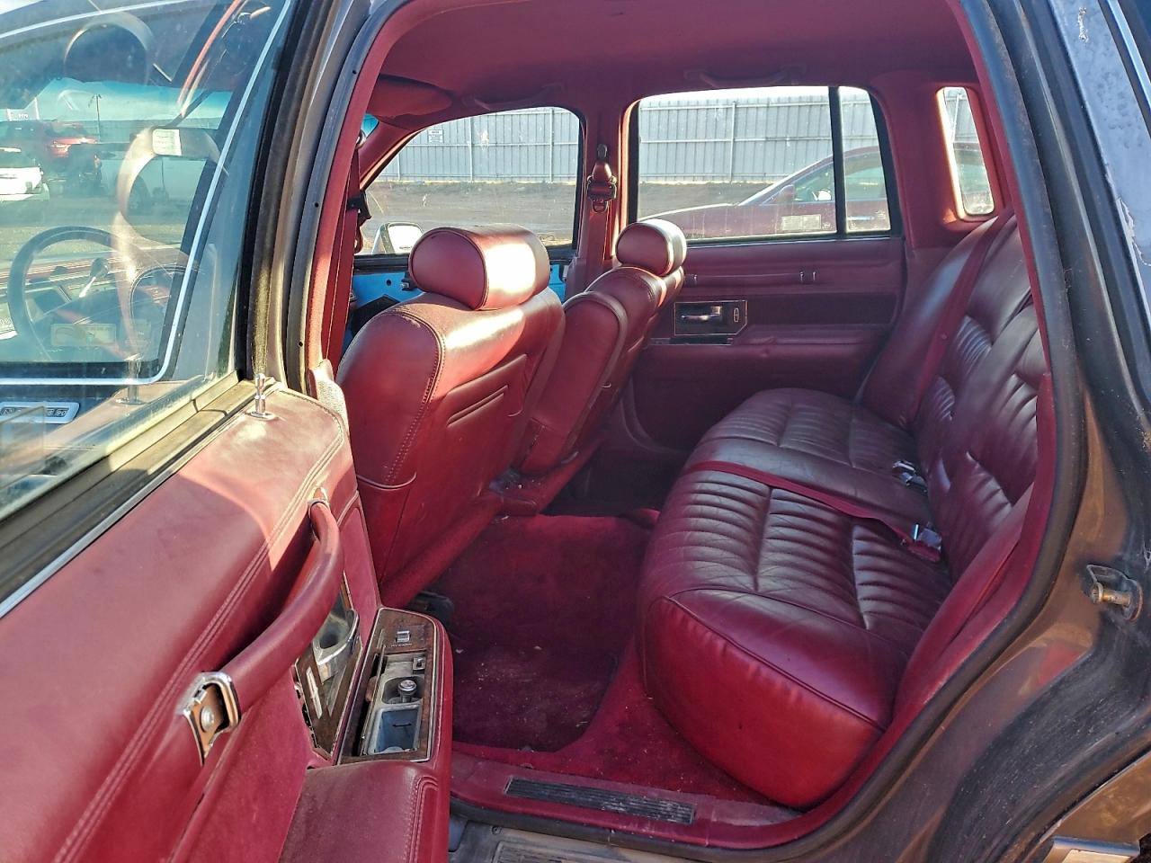 1992 LINCOLN TOWN CAR EXECUTIVE photo 10