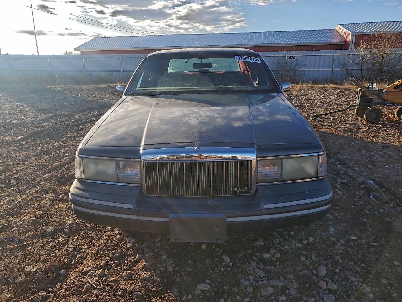 1992 LINCOLN TOWN CAR EXECUTIVE photo 5