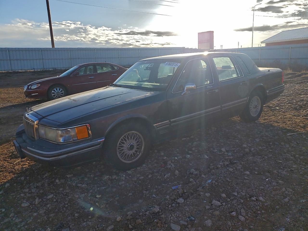 1992 LINCOLN TOWN CAR