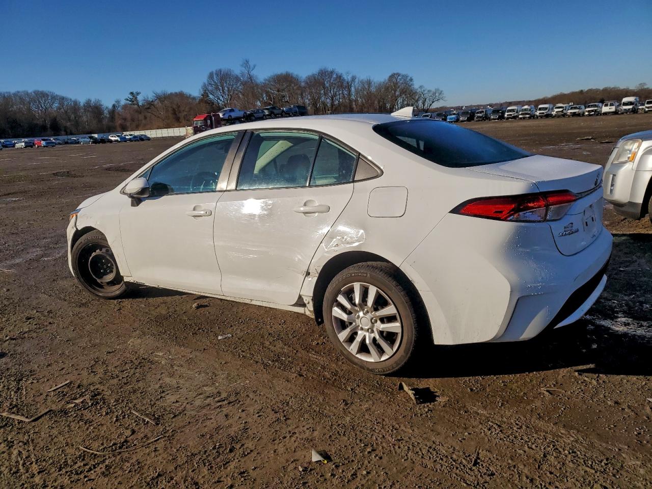 2020 TOYOTA COROLLA LE photo 2