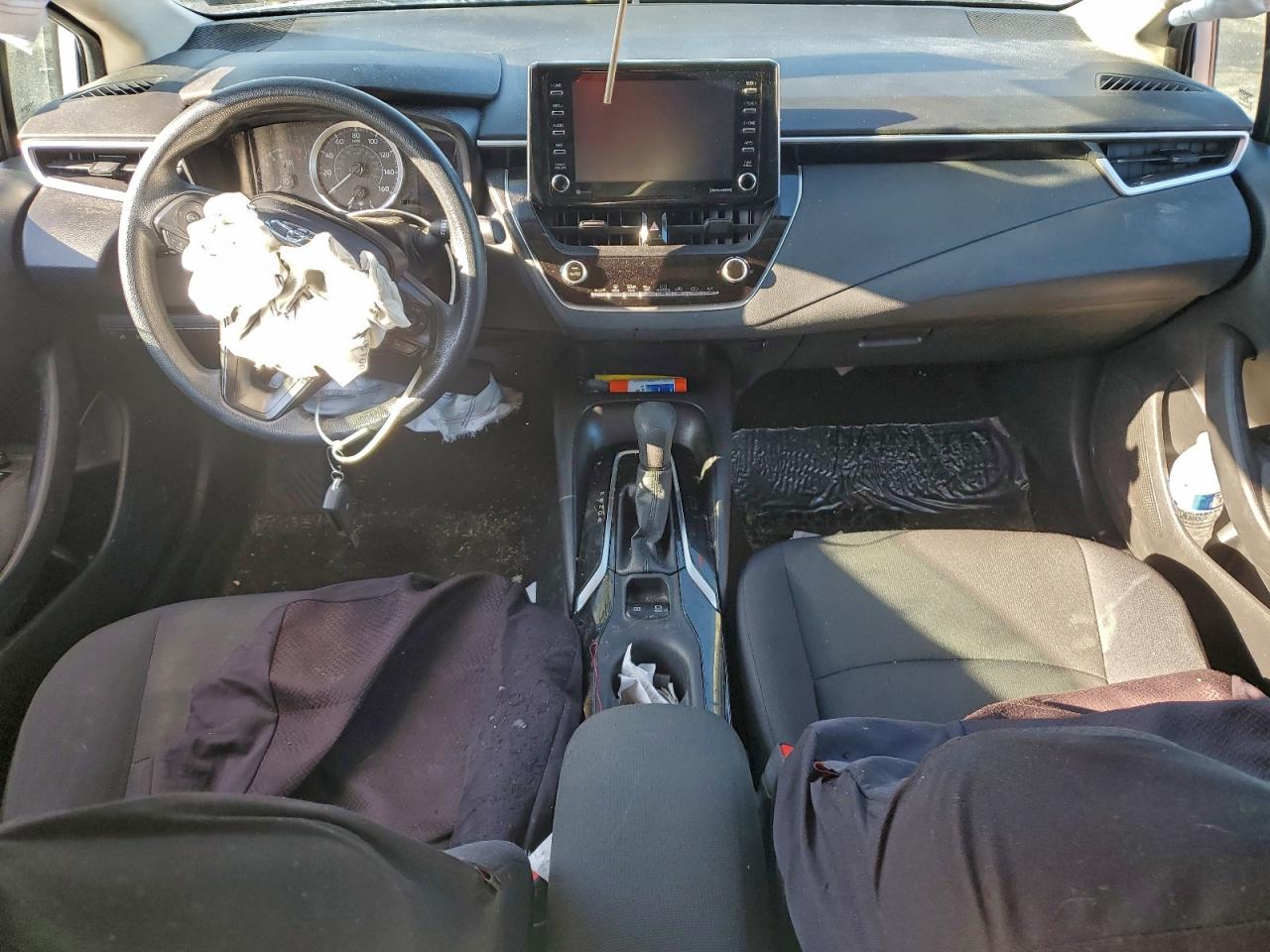 2021 TOYOTA COROLLA LE photo 8