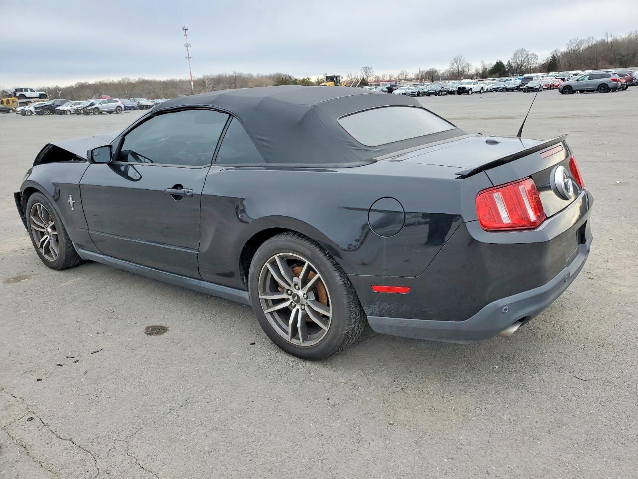 2012 FORD MUSTANG photo 2