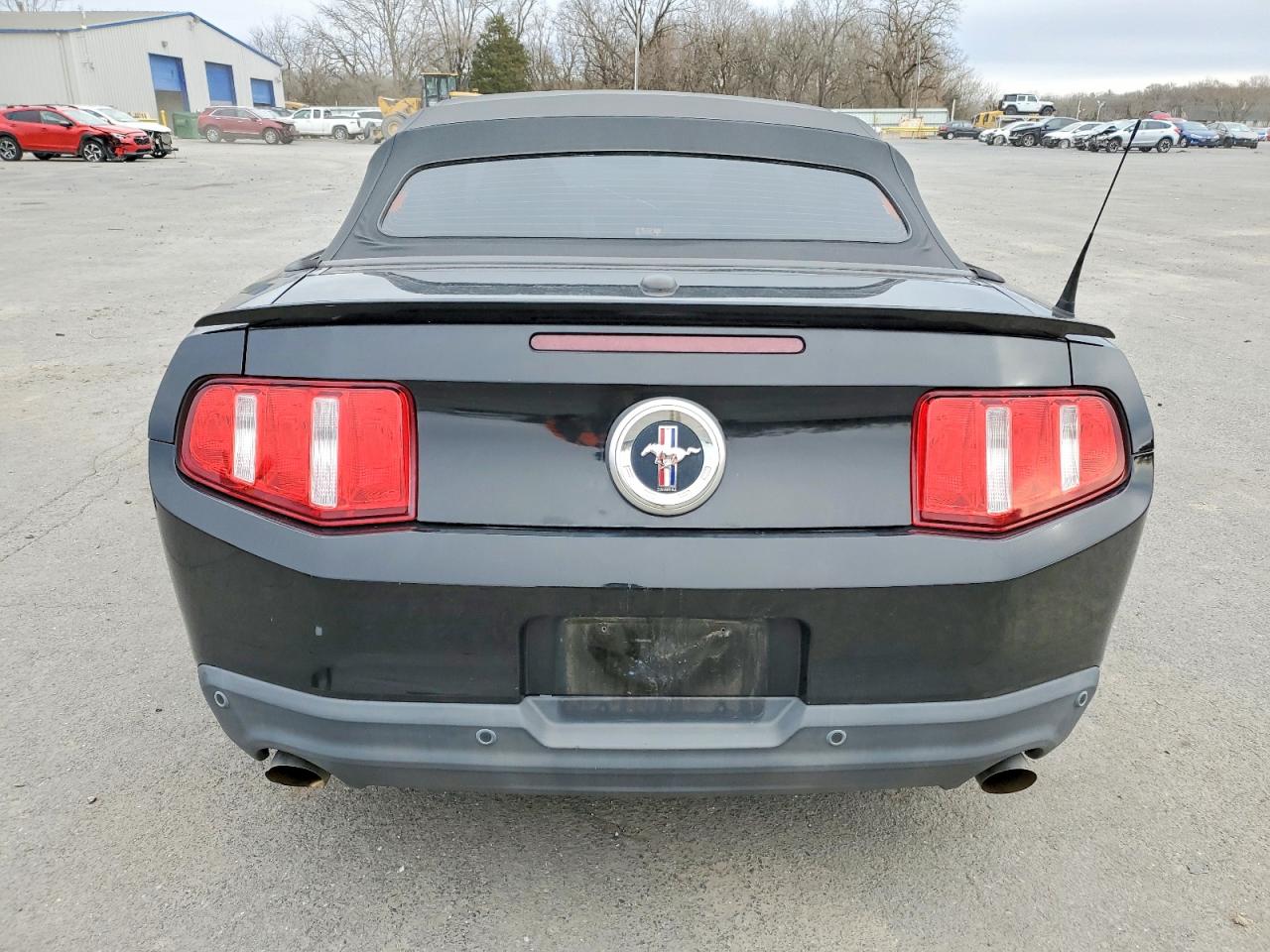 2012 FORD MUSTANG photo 6