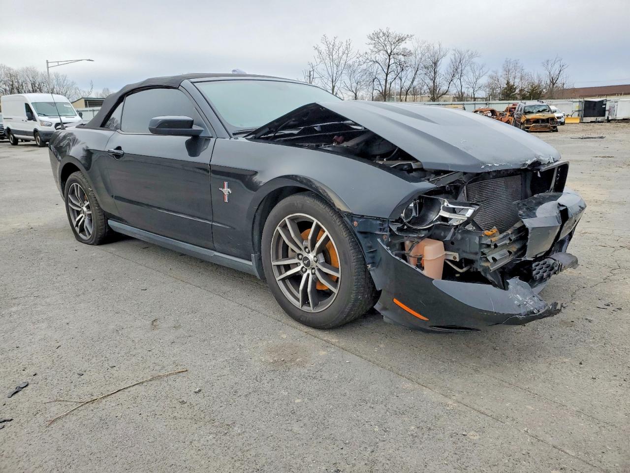 2012 FORD MUSTANG photo 4